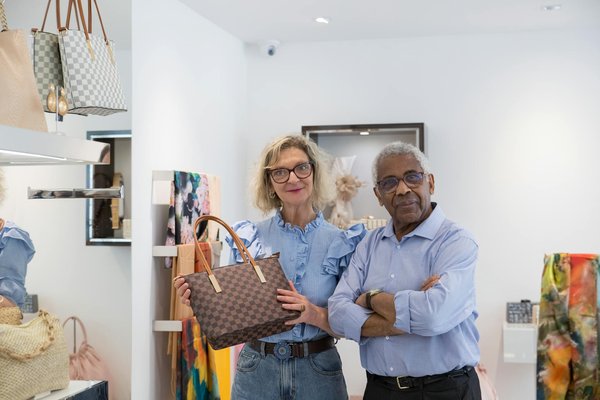 Transformez votre look professionnel : l'art d'intégrer les ceintures obi avec style