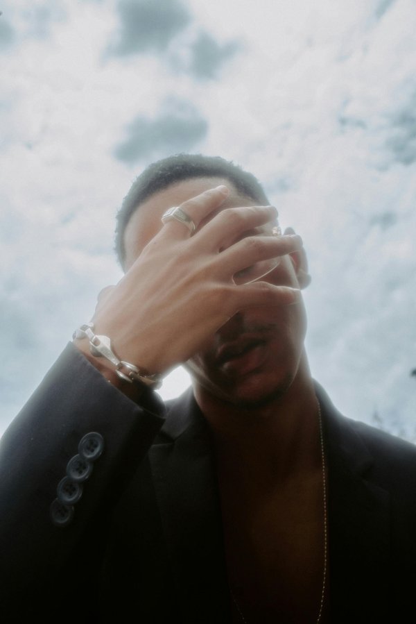 Gourmette pour homme : élégance personnalisée à petit prix